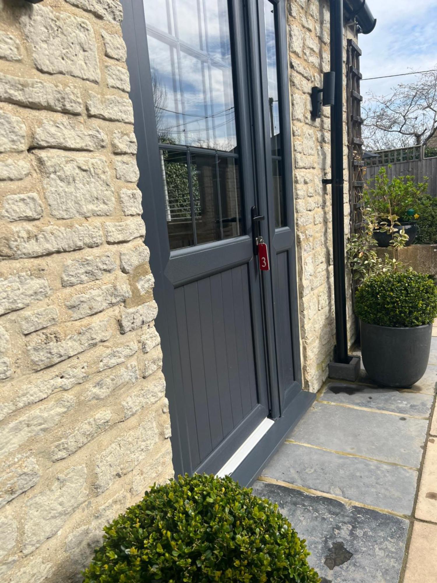 Priory Tearooms Burford With Rooms Ngoại thất bức ảnh