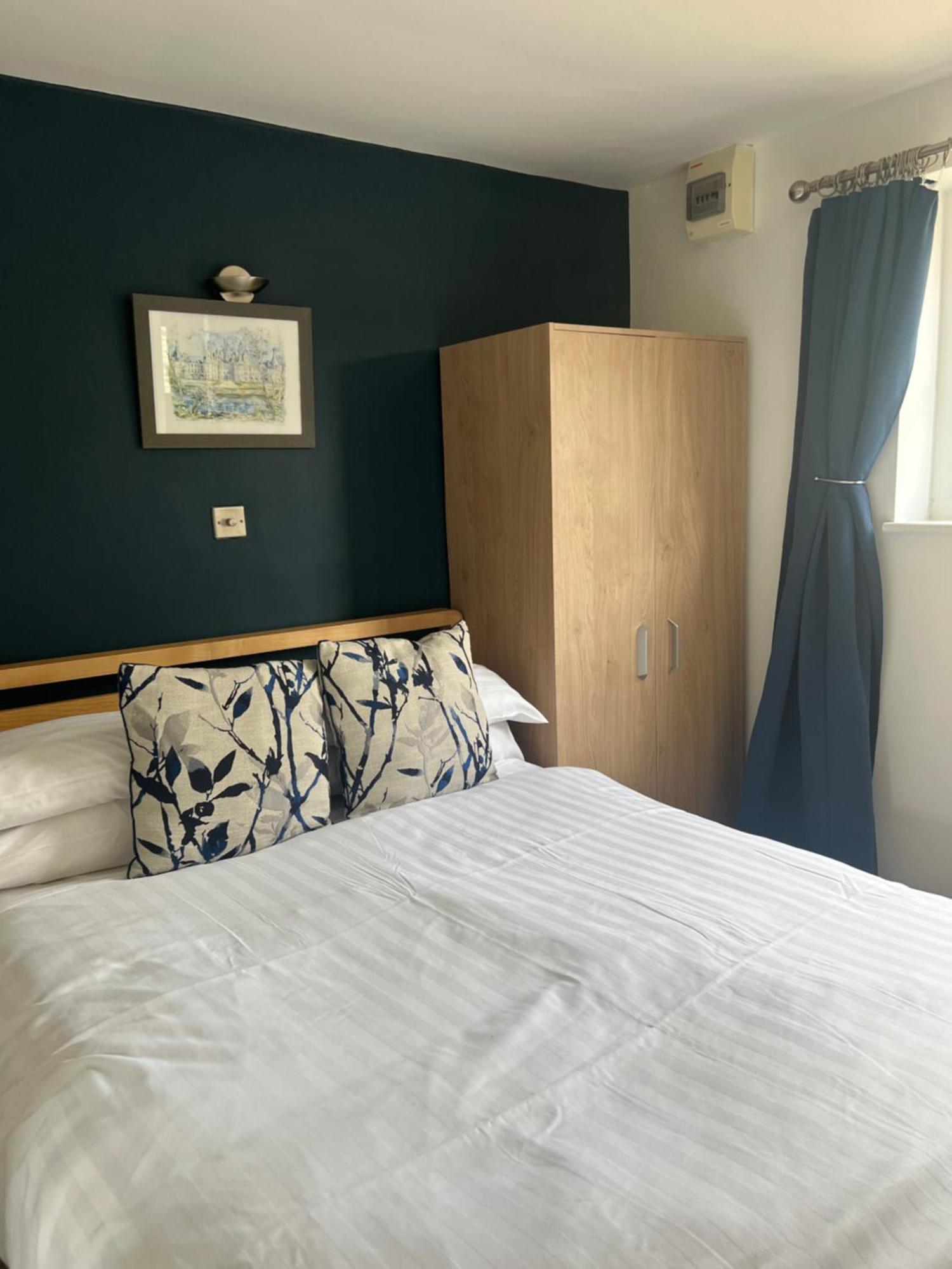 Priory Tearooms Burford With Rooms Ngoại thất bức ảnh