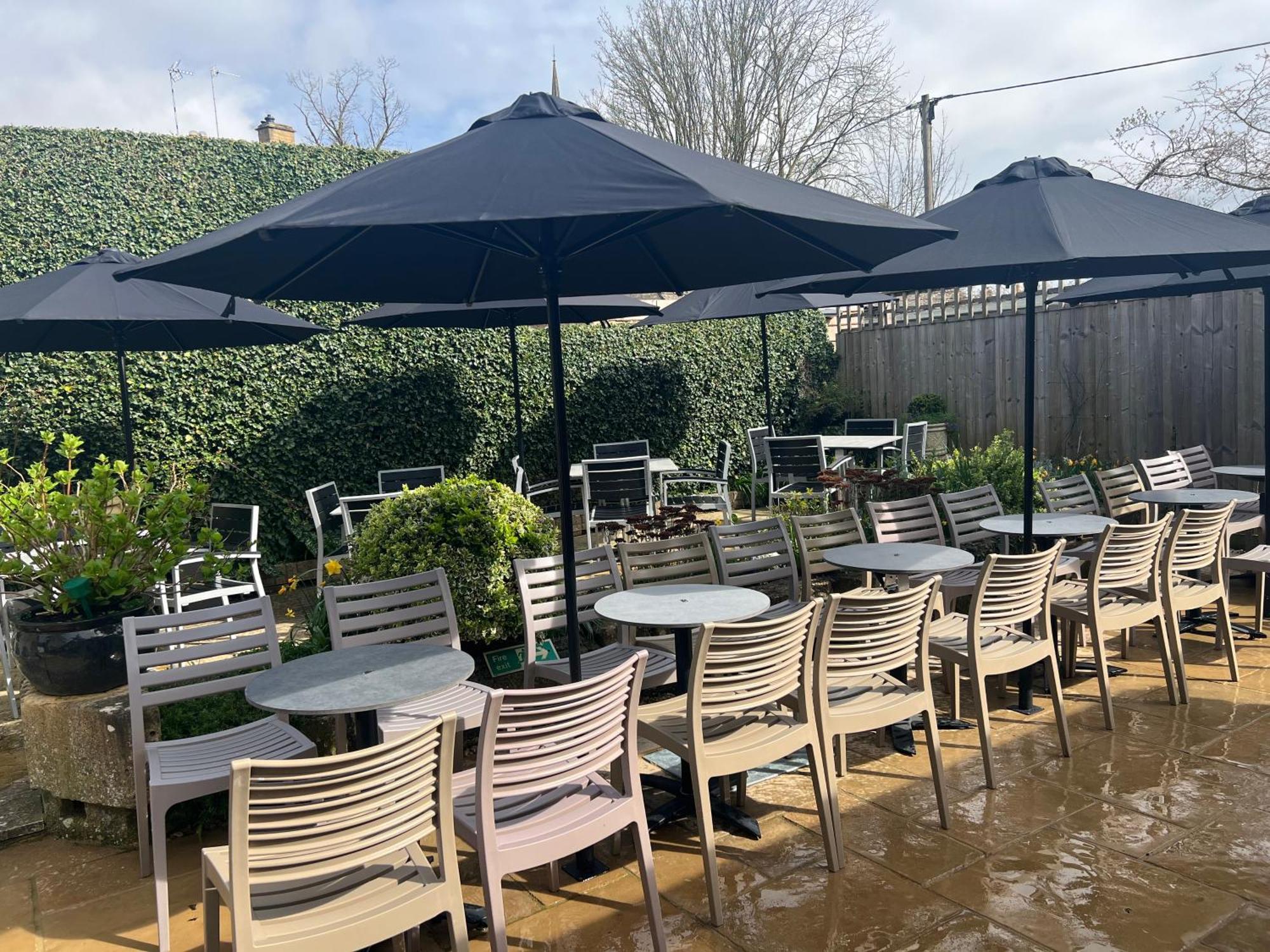 Priory Tearooms Burford With Rooms Ngoại thất bức ảnh