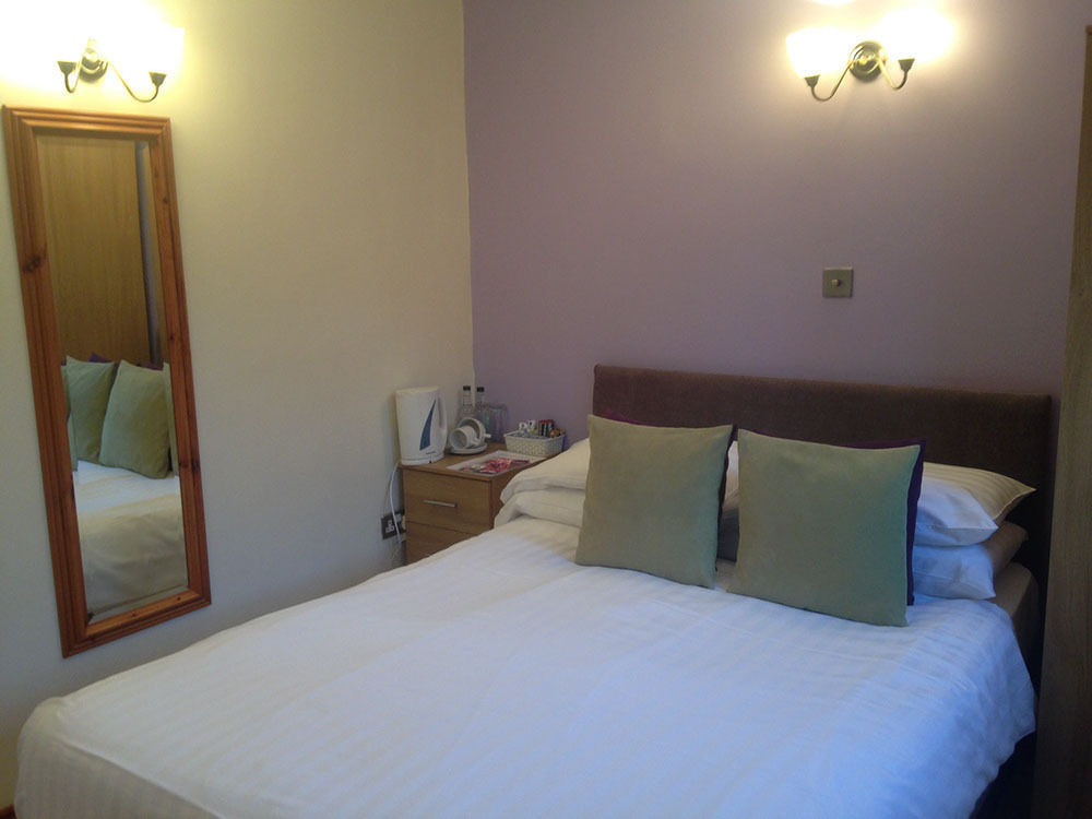 Priory Tearooms Burford With Rooms Ngoại thất bức ảnh