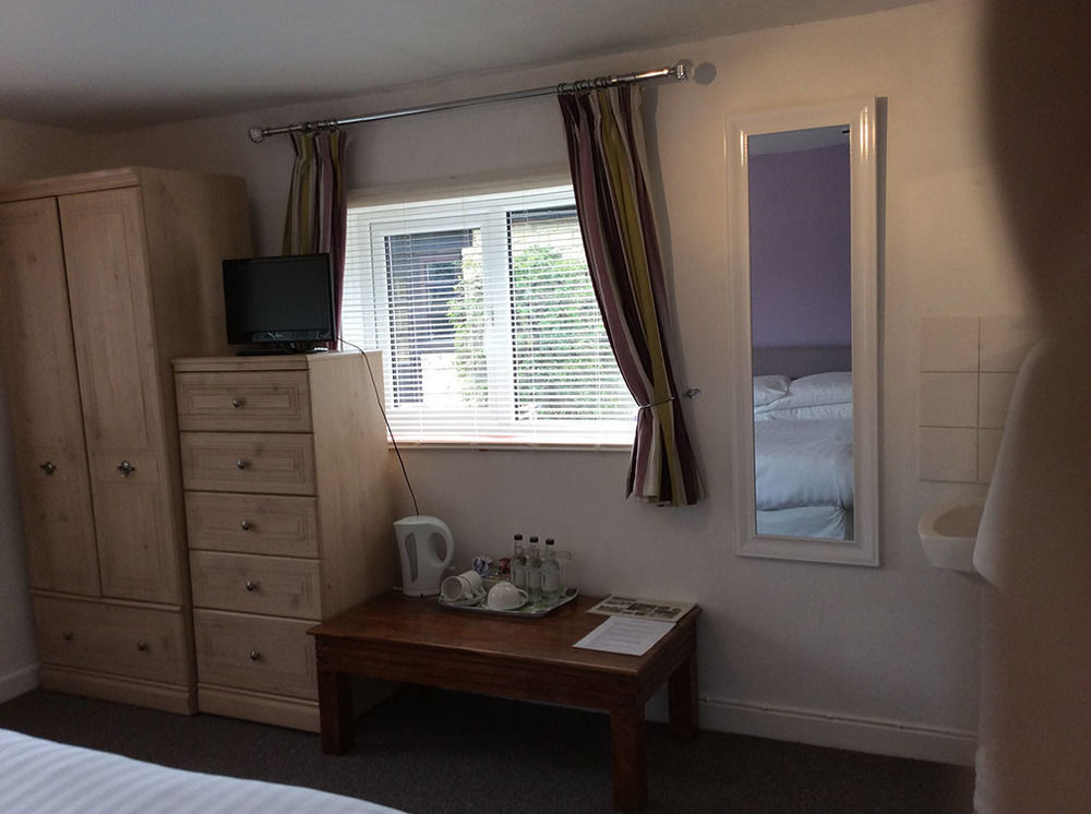 Priory Tearooms Burford With Rooms Ngoại thất bức ảnh